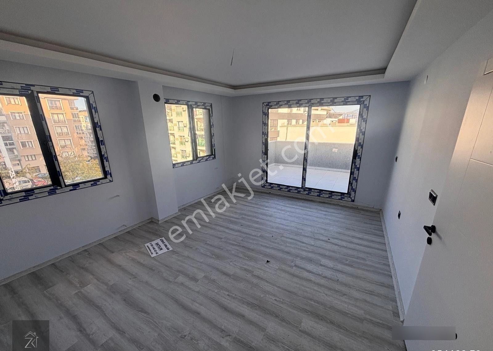 Karabağlar Reis Mahallesinde 3+1 Teraslı Ara Kat Satılık Sıfır Daire