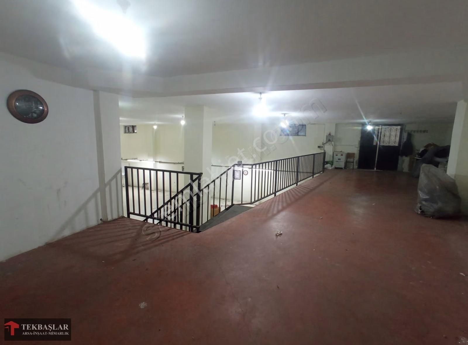 Tekbaşlar'dan Bodrum Kat Dükkan 550m2 Tavan Yüksekliği 4 Metre - Görsel 3