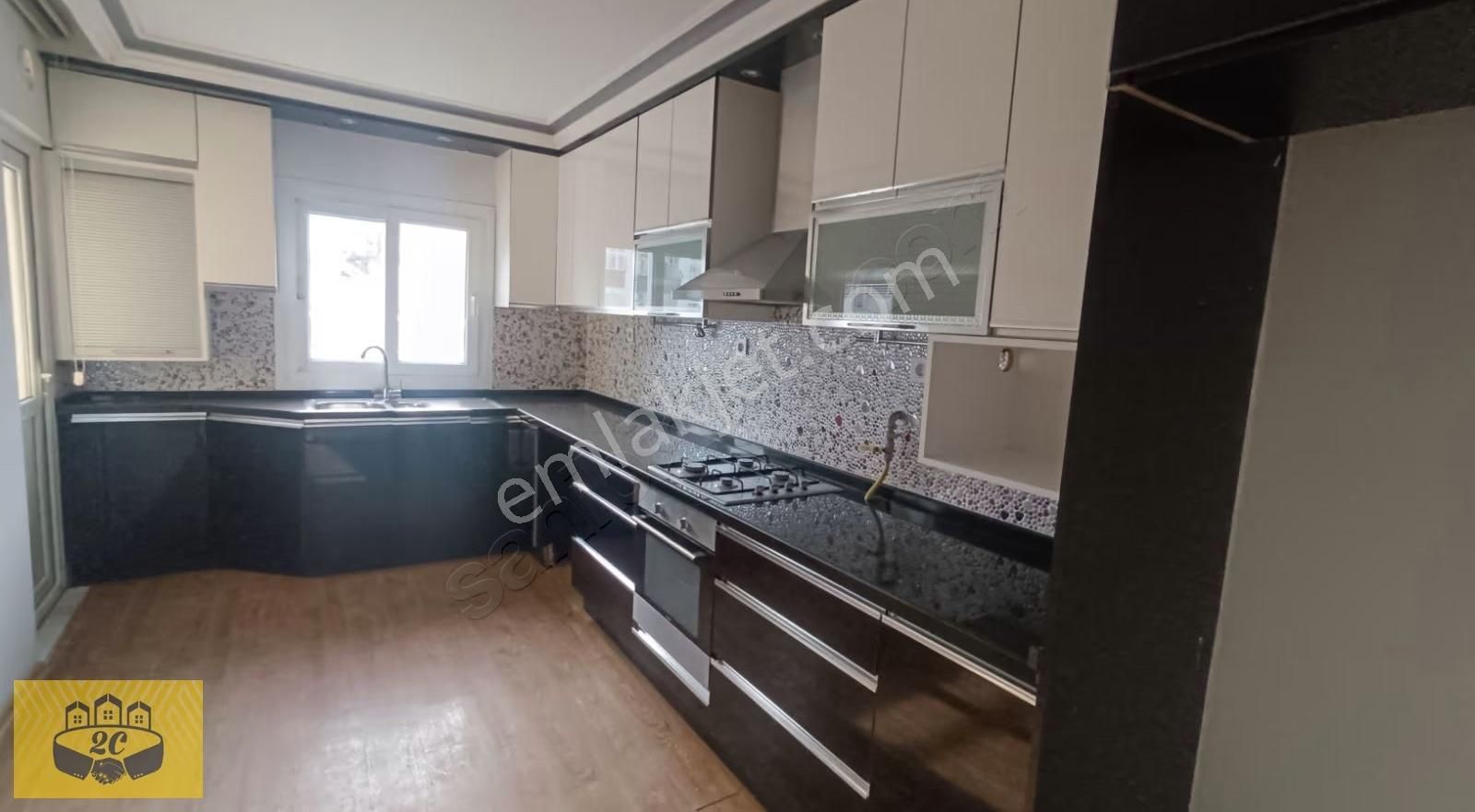 Güzelyalı Mah. Agiad Ortaokul Civ. 4+1 K.mutfak+kombili+2banyolu