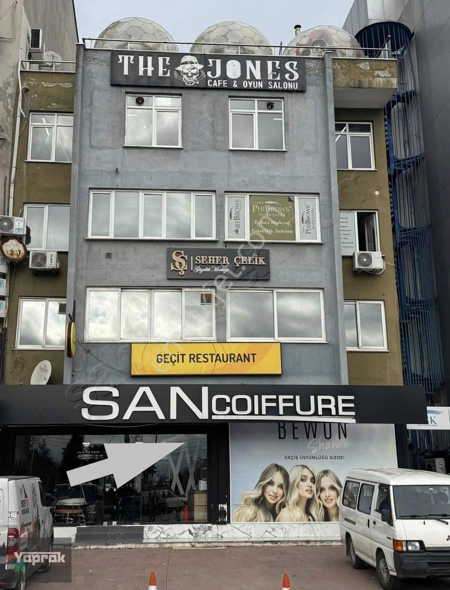 İzmit Merkezde Çift Cepheli Satılık Dükkan