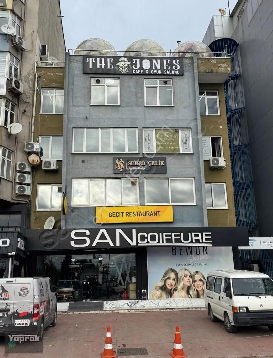İzmit Merkezde Çift Cepheli Satılık Dükkan - Görsel 11