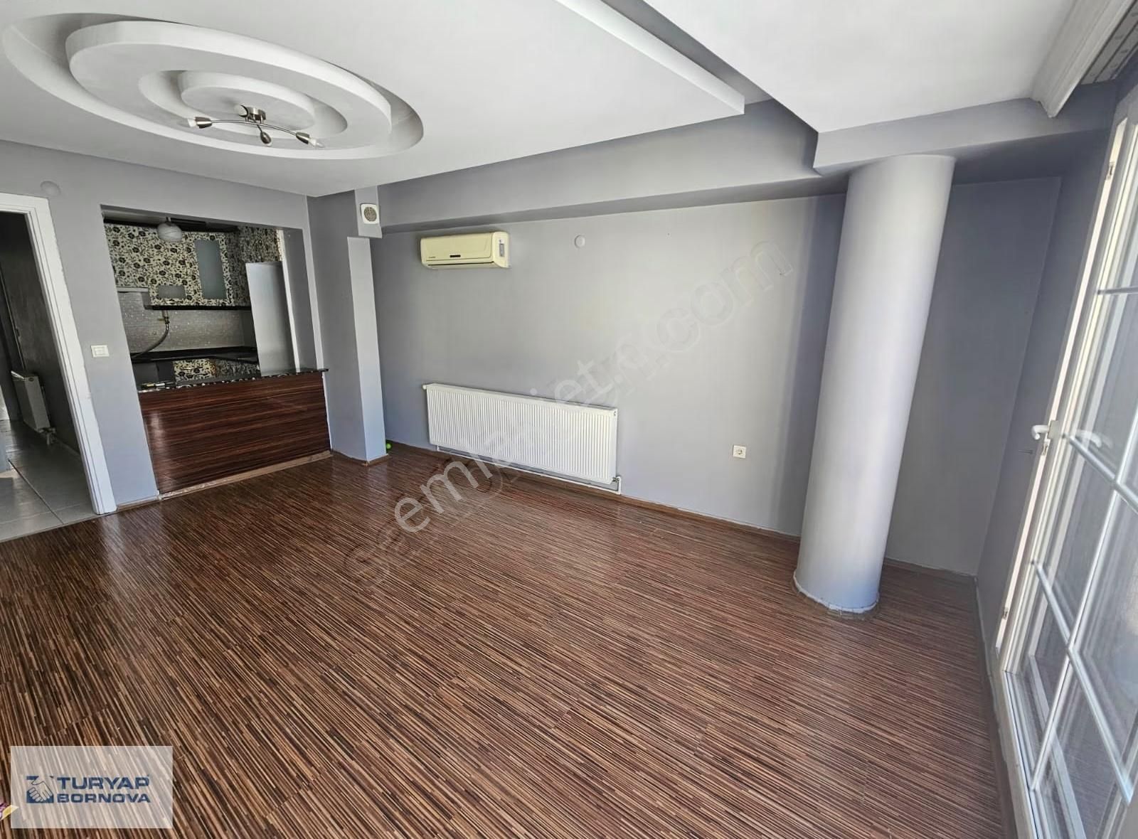 İzban Durağına Yakın Teraslı Deniz Manzaralı Kiralık 2+1 Daire