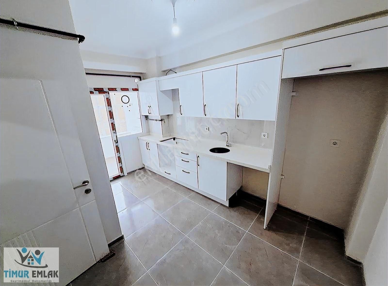 Cihangir Metrobüse 5 Dakika Satılık Bağımsz Girişili 4+2 Dubleks