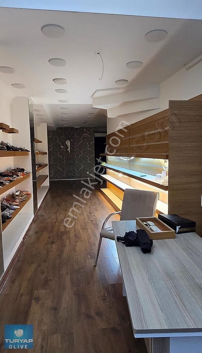 Beyazıt Gedikpaşa Doğramacı Sokakta Kiralık Mağaza - Görsel 6