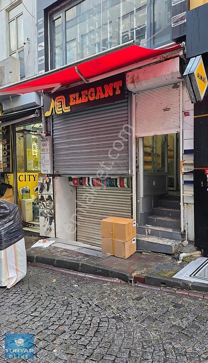 Beyazıt Gedikpaşa Doğramacı Sokakta Kiralık Mağaza - Görsel 2