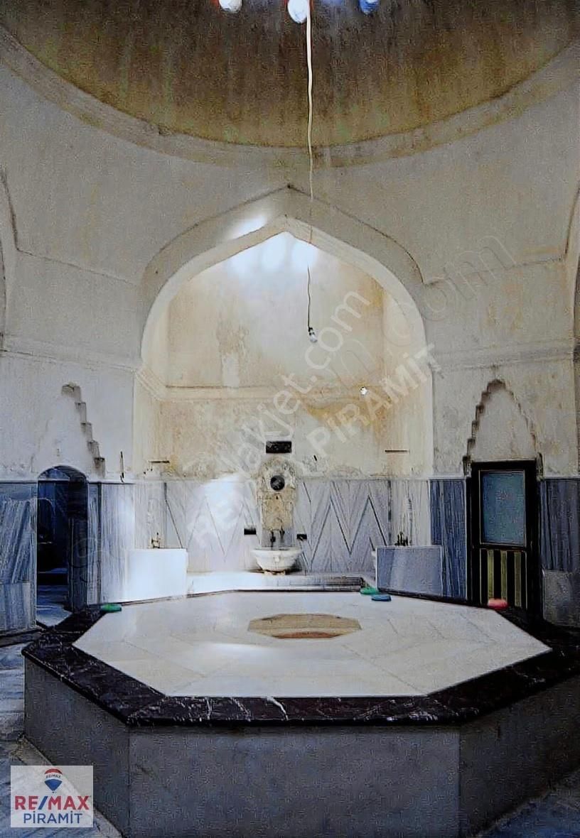 Laleli Mimar Kemal'de Satılık Tarihi Hamam Ve Arazisi