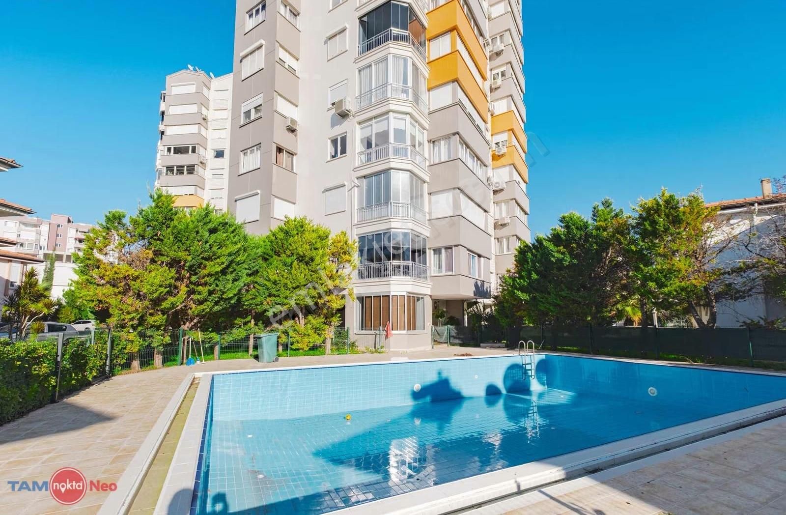 Fener Sahil Bandında Full Yapılı 3+1 Satılık Daire