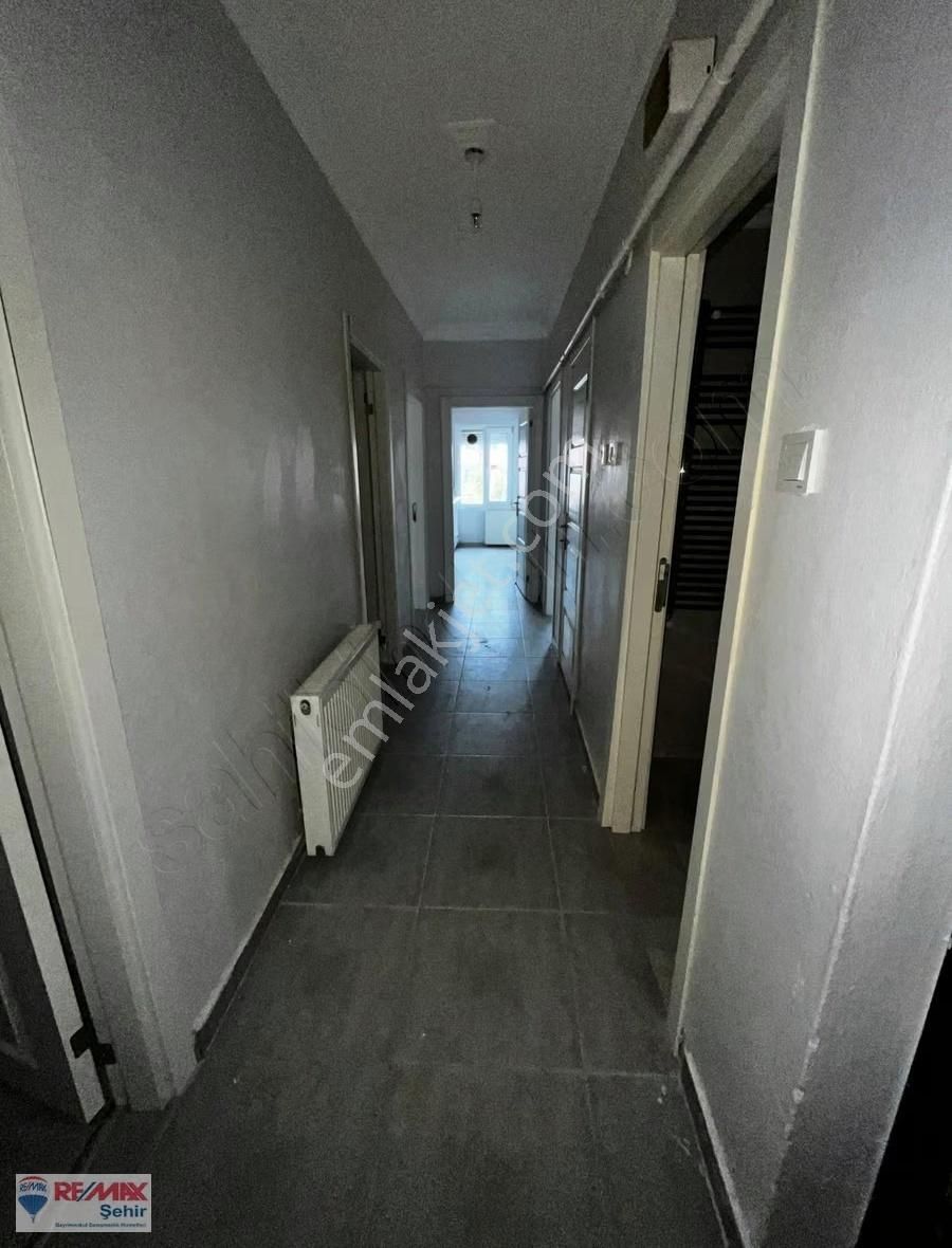 Yalova Re/max Şehir'den İstanbul Caddesi'nde 3+1 Kiralık Daire - Görsel 10