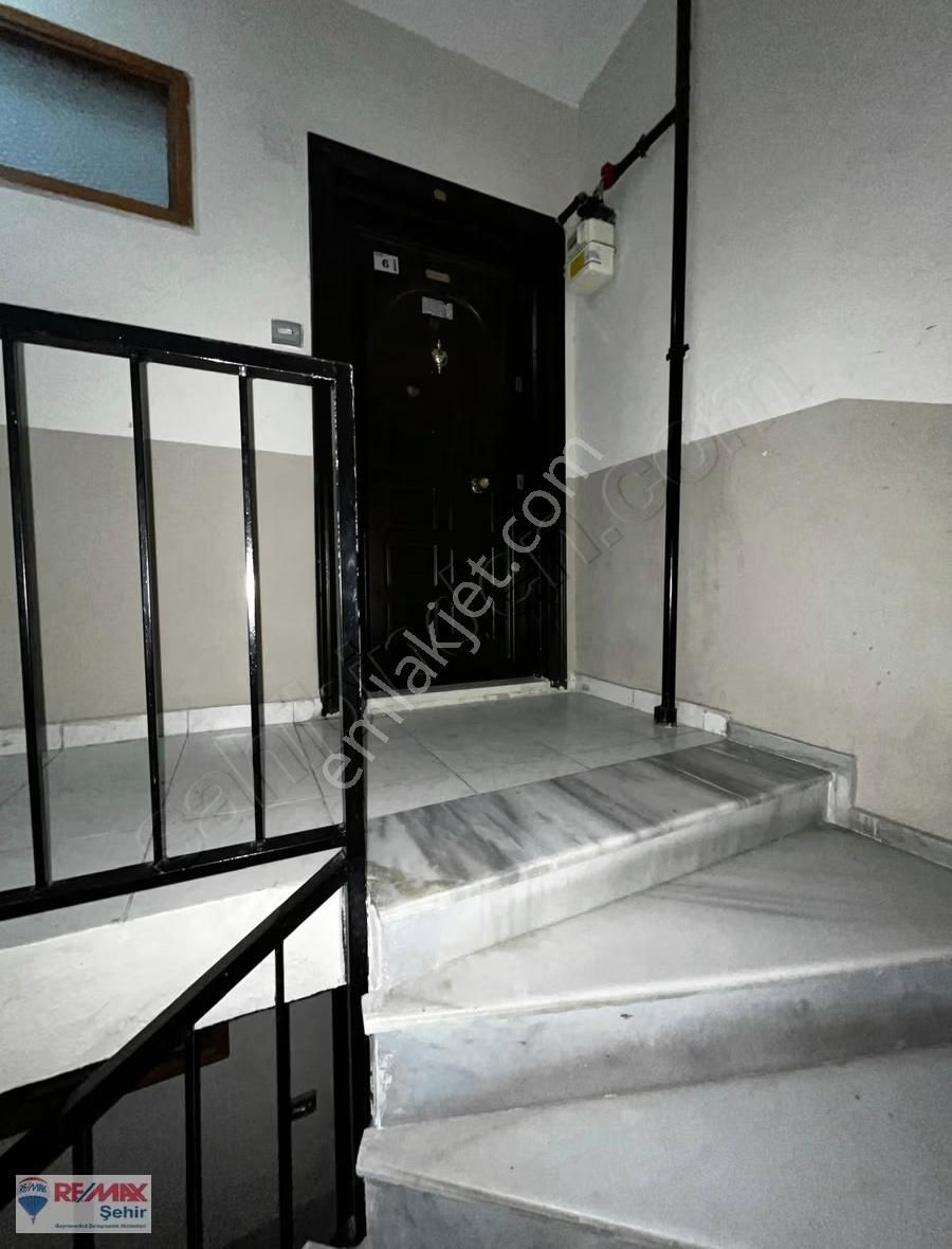 Yalova Re/max Şehir'den İstanbul Caddesi'nde 3+1 Kiralık Daire - Görsel 6
