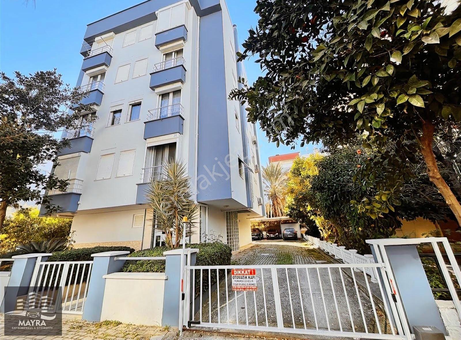 Konyaaltı Sahile 170 Mt Mesafede Katta 1+1 Satılık Daire