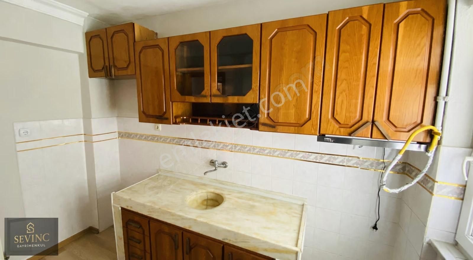 Sevinç'ten Yeni Mahallede Geniş 2+1 Ara Kat Kiralık Daire - Görsel 2