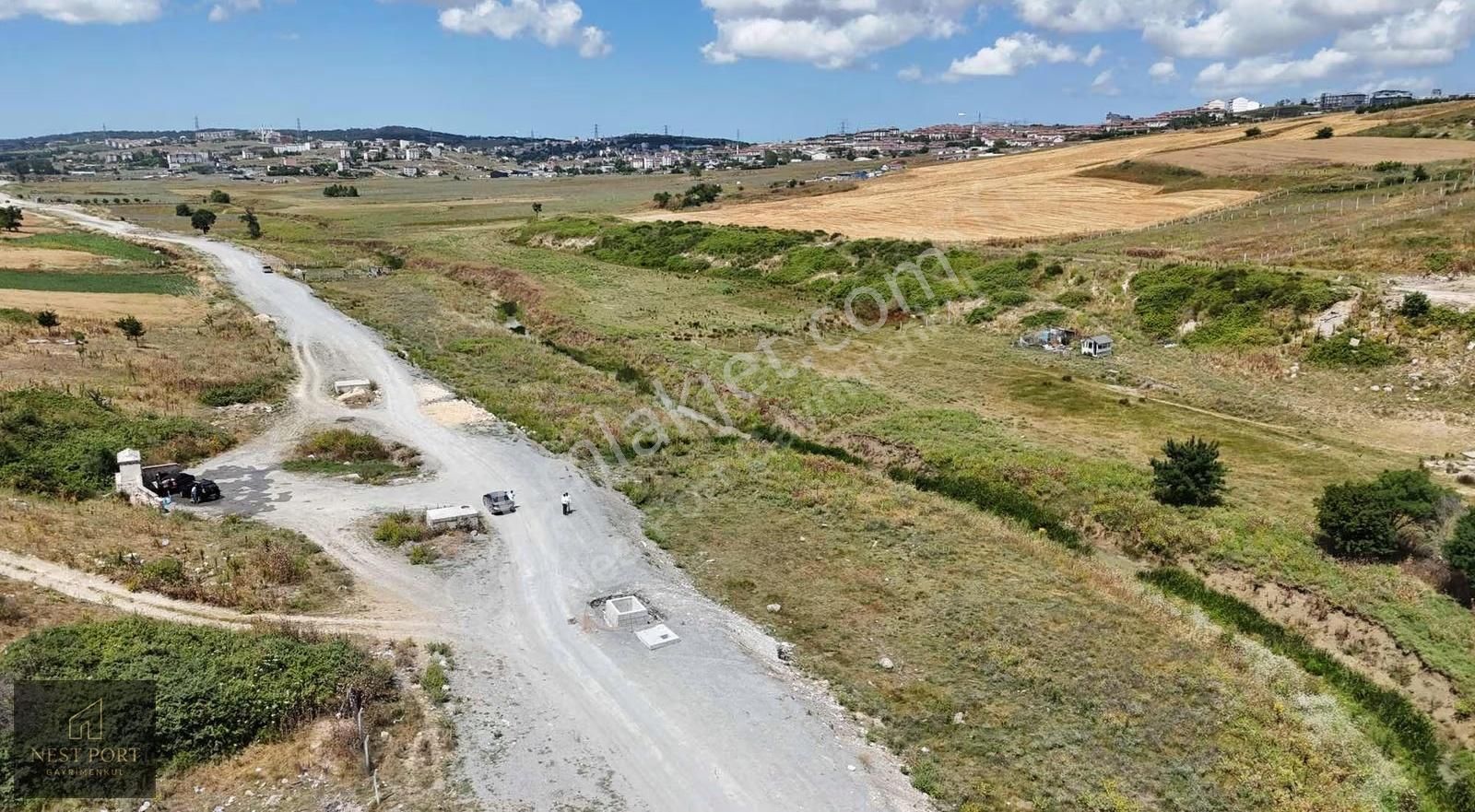 Arnavutköy Haraççıda İmarlı İfrazlı 44 M² Yatırımlık Arsa - Görsel 2