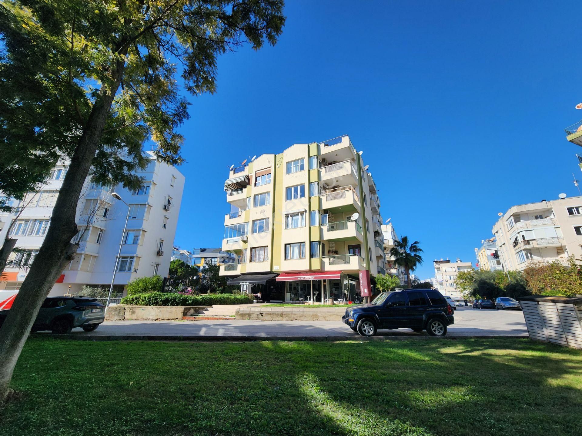 Şirinyalı'da Plaja 350 Mt 2. Katta Satılık 3+1 150 M2 Daire - Görsel 31