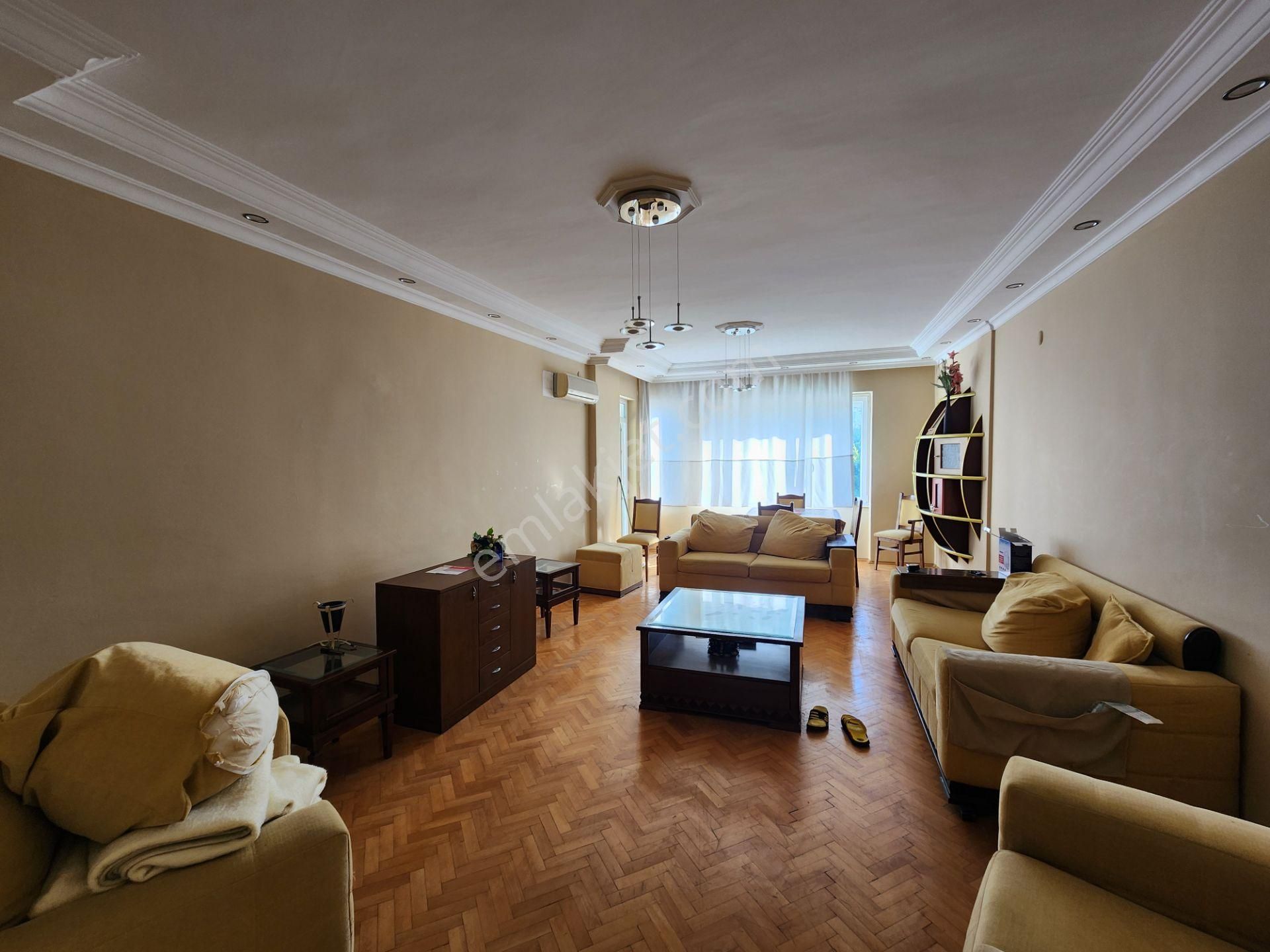 Şirinyalı'da Plaja 350 Mt 2. Katta Satılık 3+1 150 M2 Daire - Görsel 13