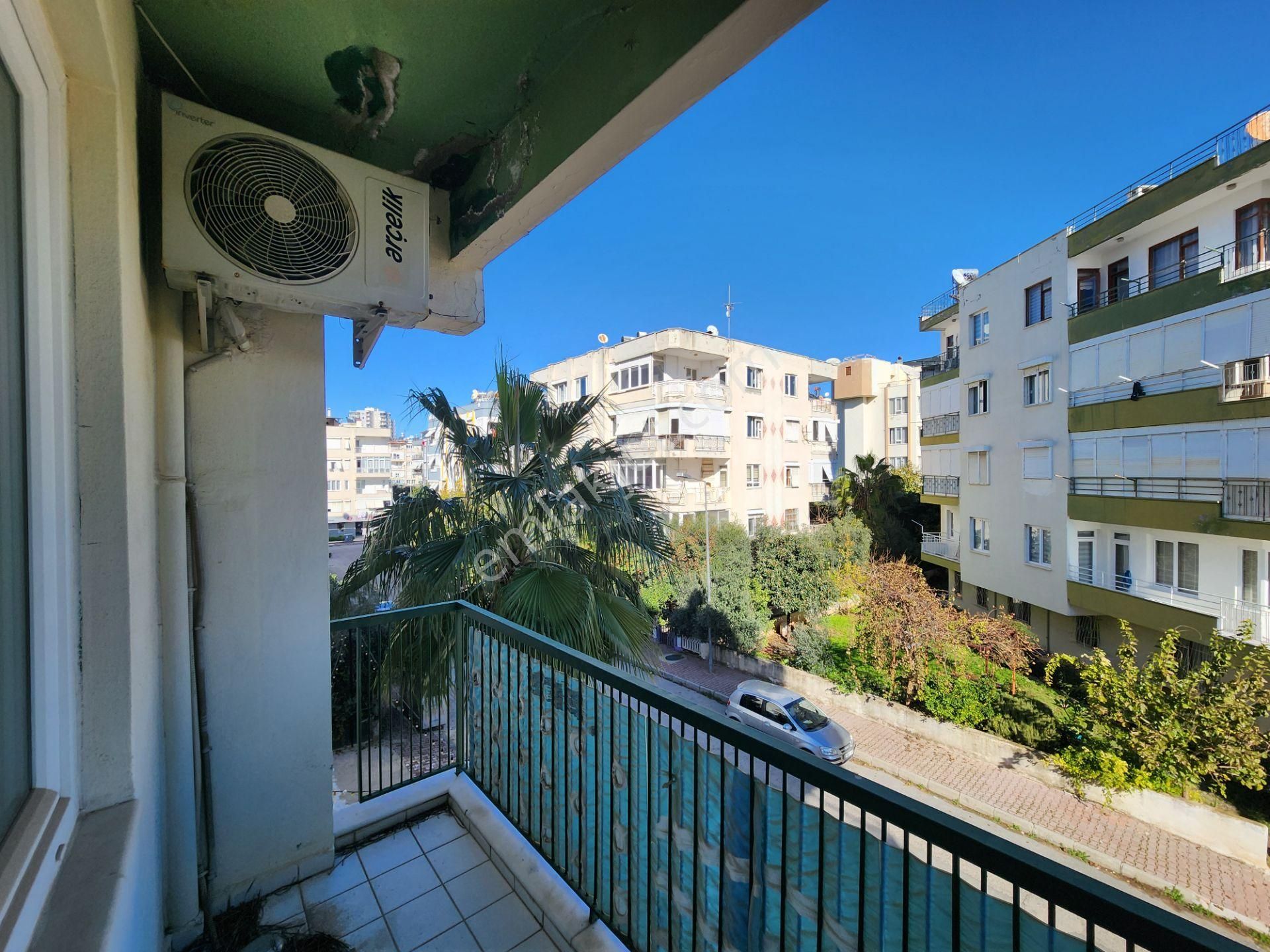 Şirinyalı'da Plaja 350 Mt 2. Katta Satılık 3+1 150 M2 Daire - Görsel 2