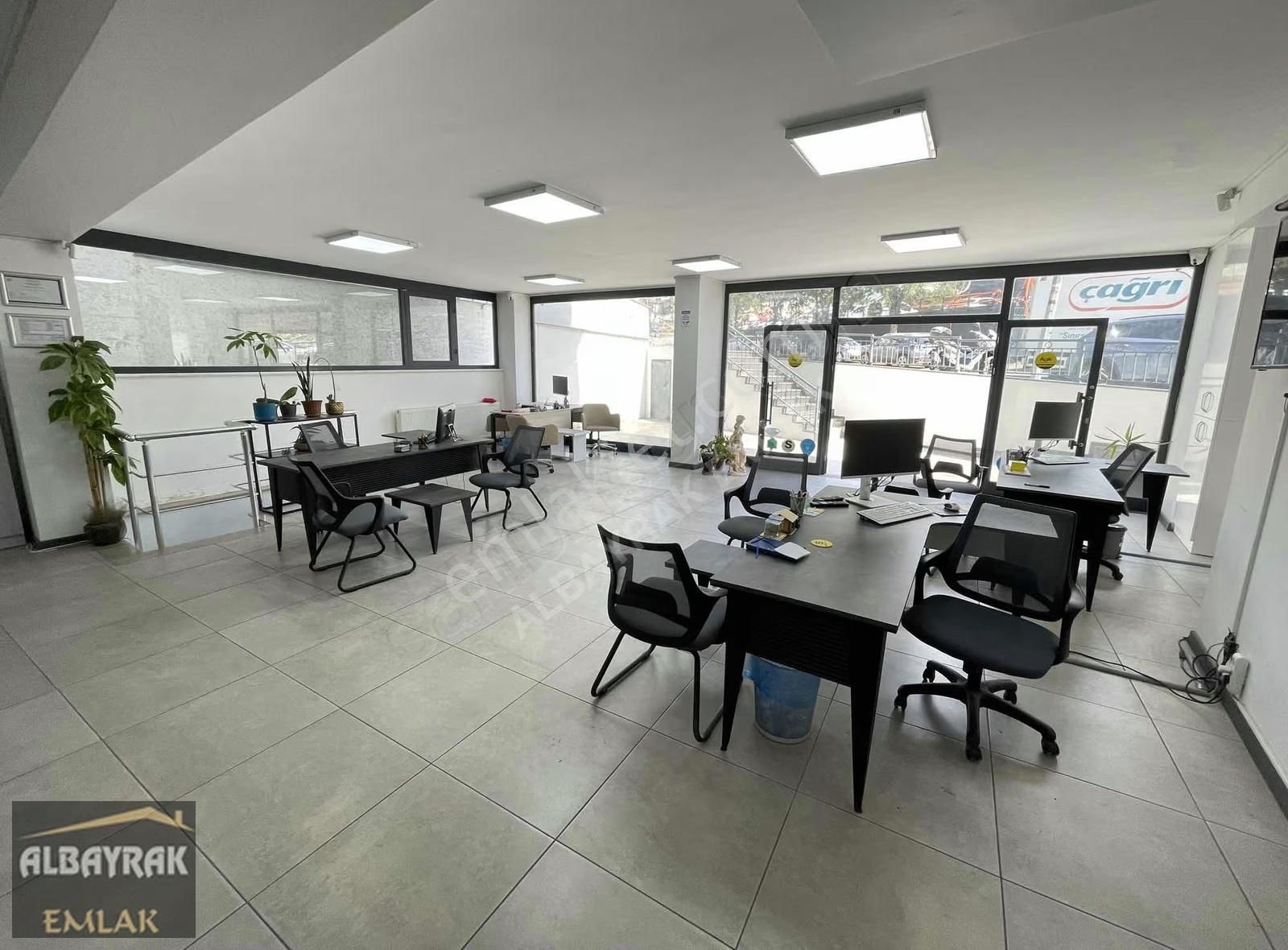 Albayrak Emlaktan 250m2 Cadde Üstü Depolu Dükkan