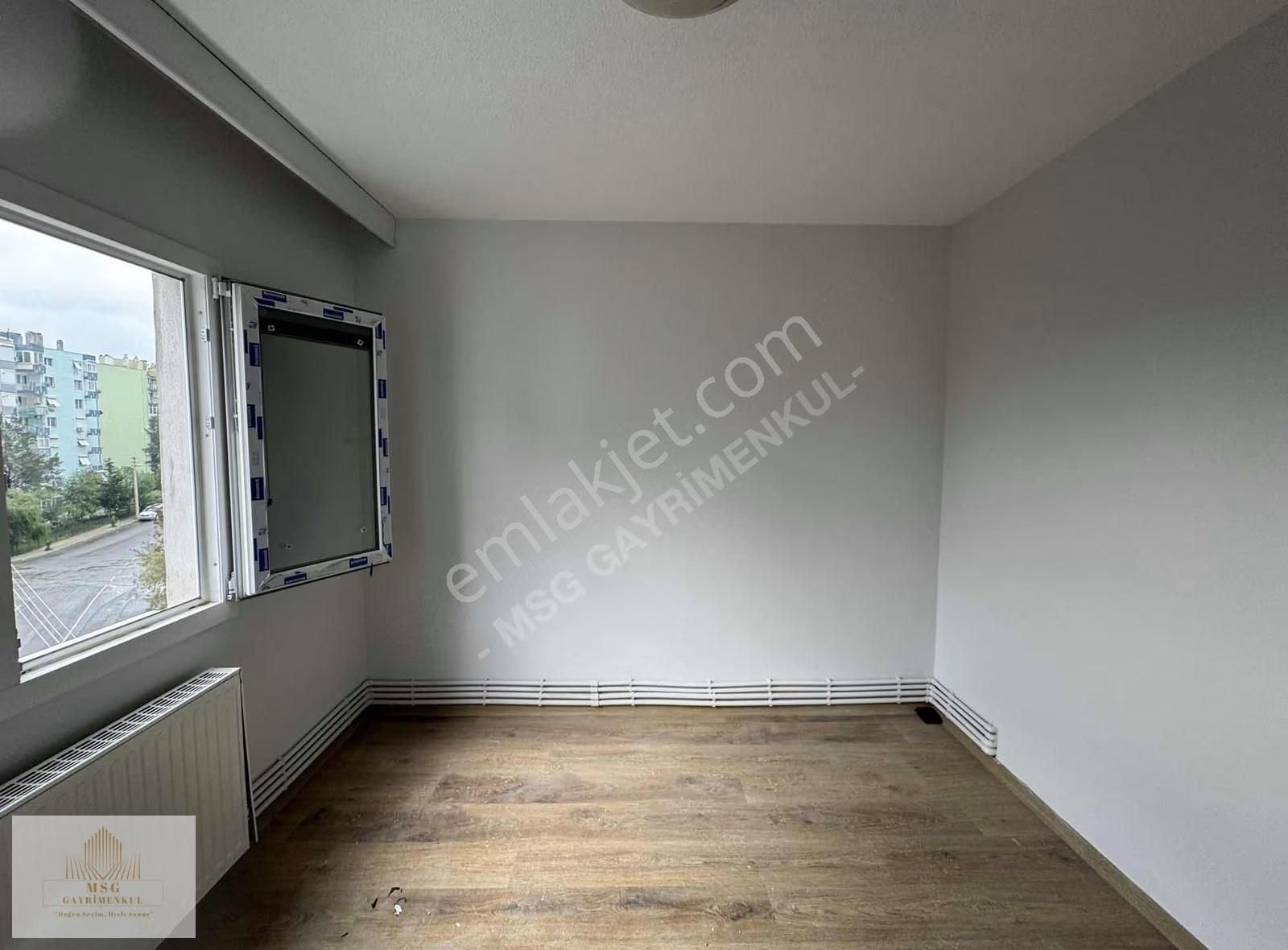 Msgden Deniz Manzaralı Site İçinde Asansörlü-otoparklı 3+1 Daire - Görsel 12