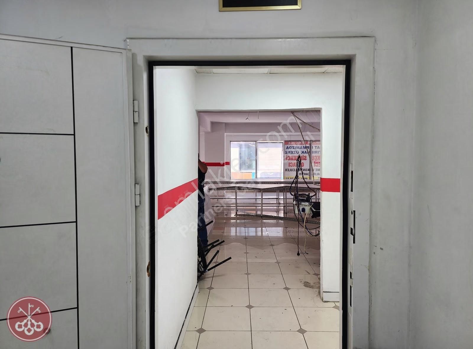 Bağcılar Bilginer İş Merkezinde Satılık 250 M² İş Yeri - Görsel 18