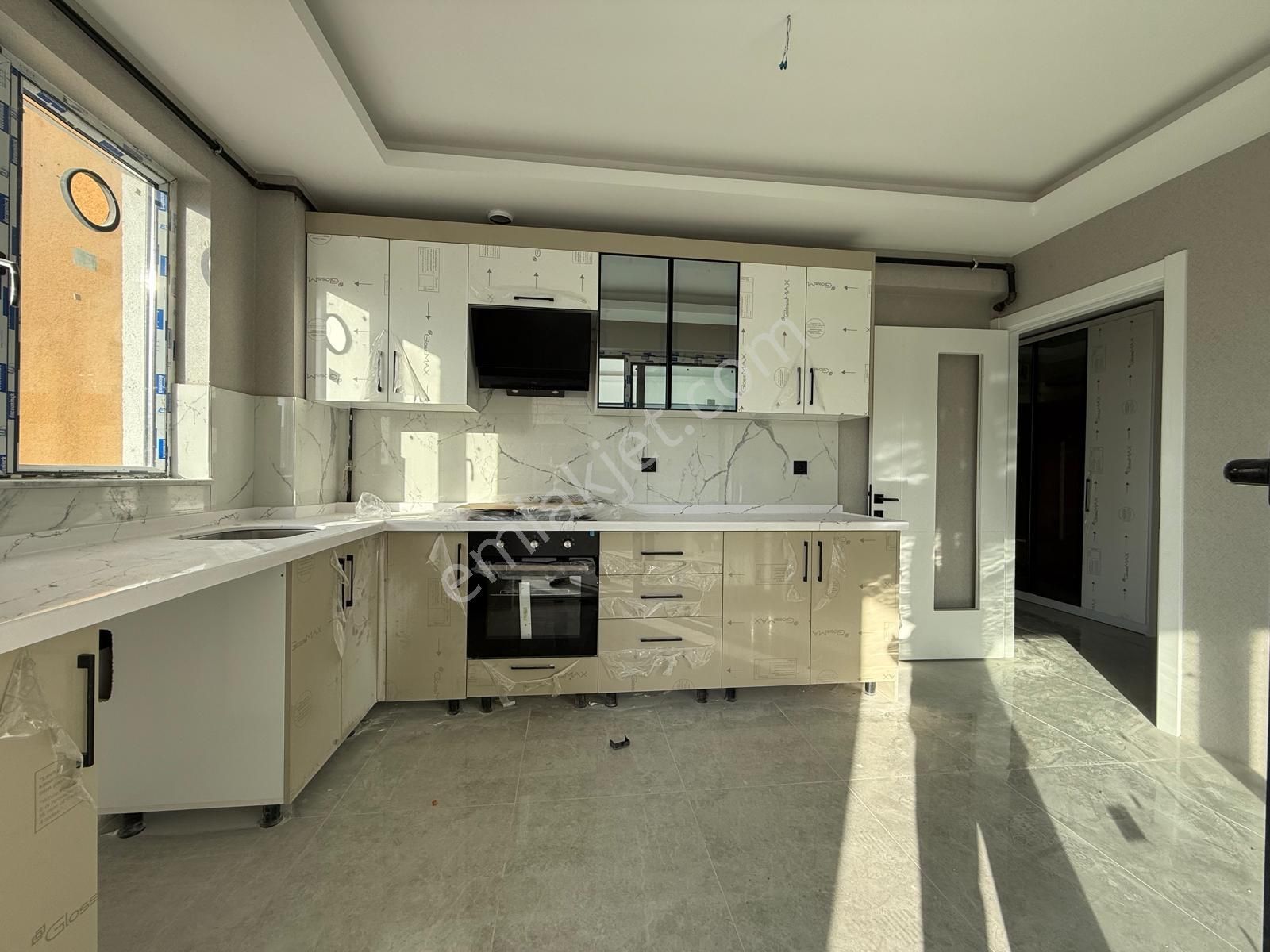 Ufuk Kılıç Emlak'tan Kaçırılmayacak Teras Balkonlu Altdan Isıtmalı 2+1