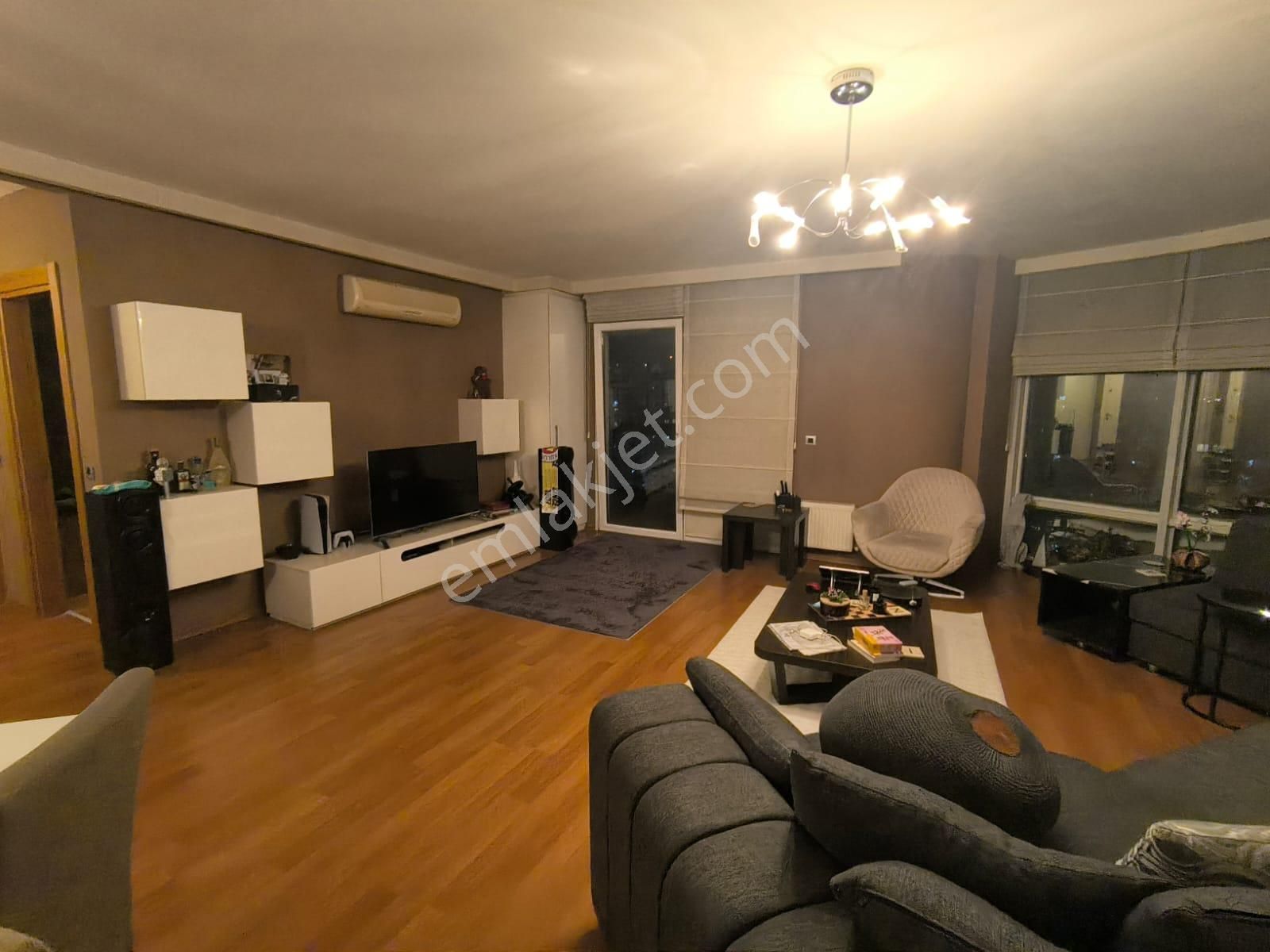 Bahçeşehir'in Merkezinde Eşyalı Kiralık 1+1 Daire - Görsel 2