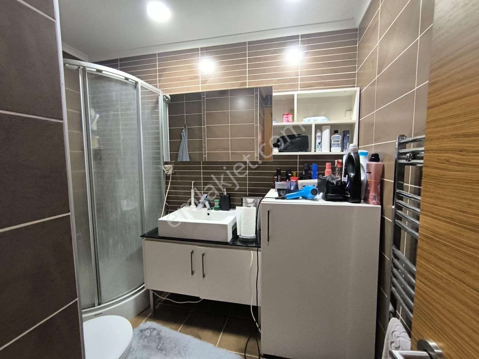 Bahçeşehir'in Merkezinde Eşyalı Kiralık 1+1 Daire - Görsel 15