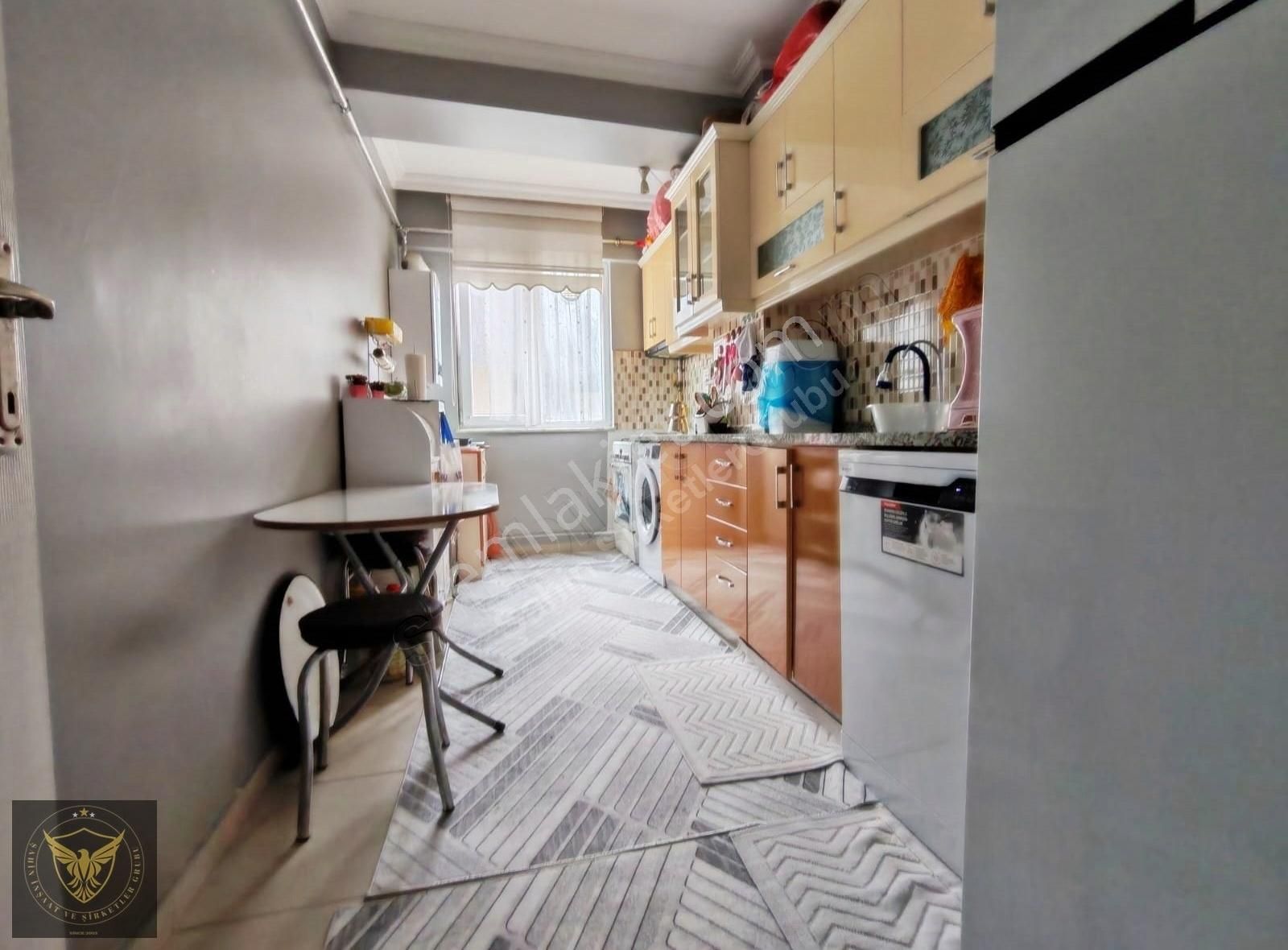 Metrobüse Yürüme Mesafesinde Geniş M2'li 2+1 Fırsat Dairemiz.. - Görsel 3