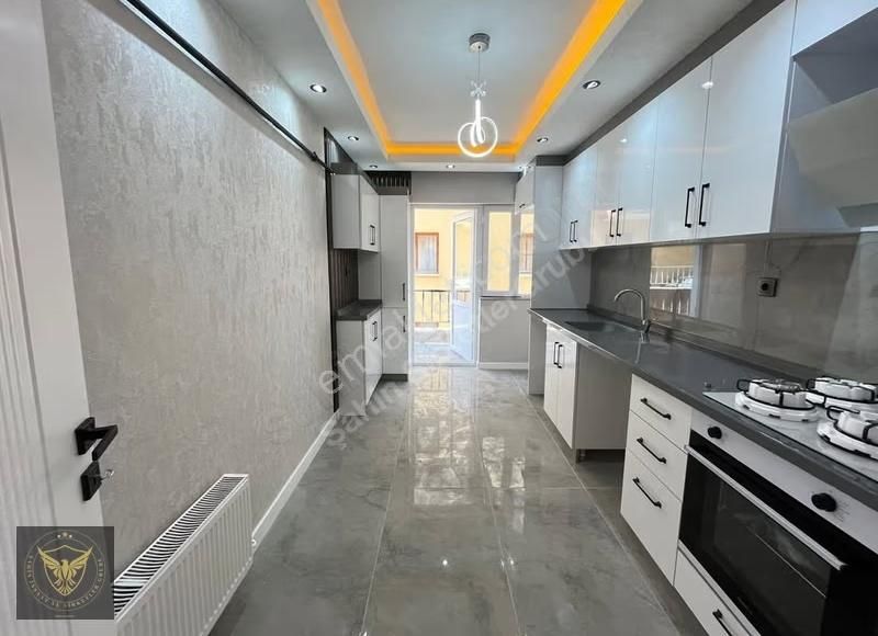 Beylikdüzü'nde Metrobüse Komşu 2+1 Özel Tasarımlı Dairemiz... - Görsel 2