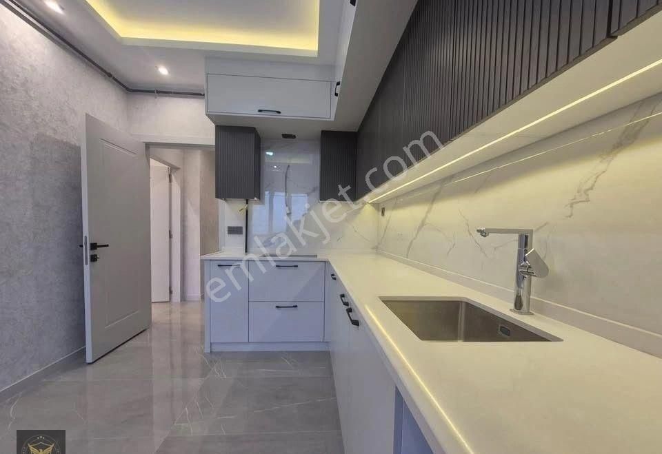 Beylikdüzü'nde Acil Satılık Yılbaşına Özel Fırsat 3+1 Dairemiz - Görsel 2