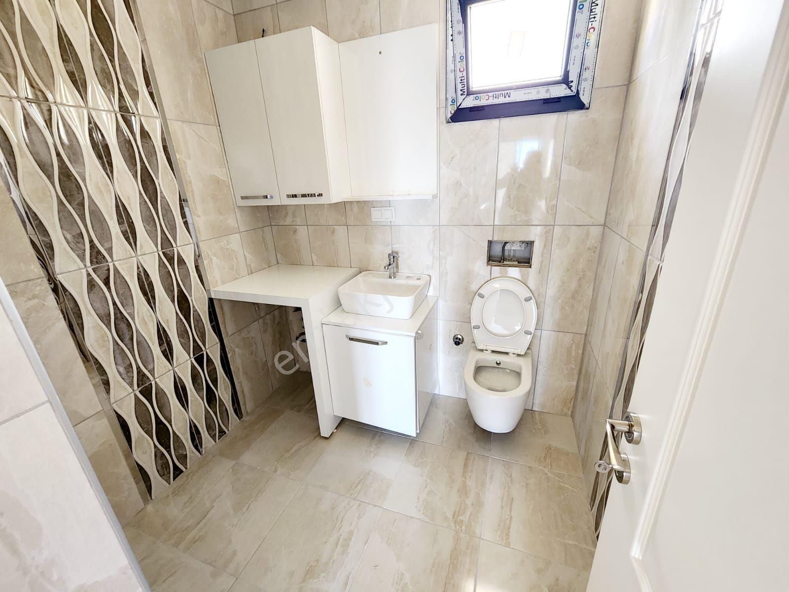 Kuşadasında Havuzlu Sitede 4+1 Bahçeli Villa - Görsel 24