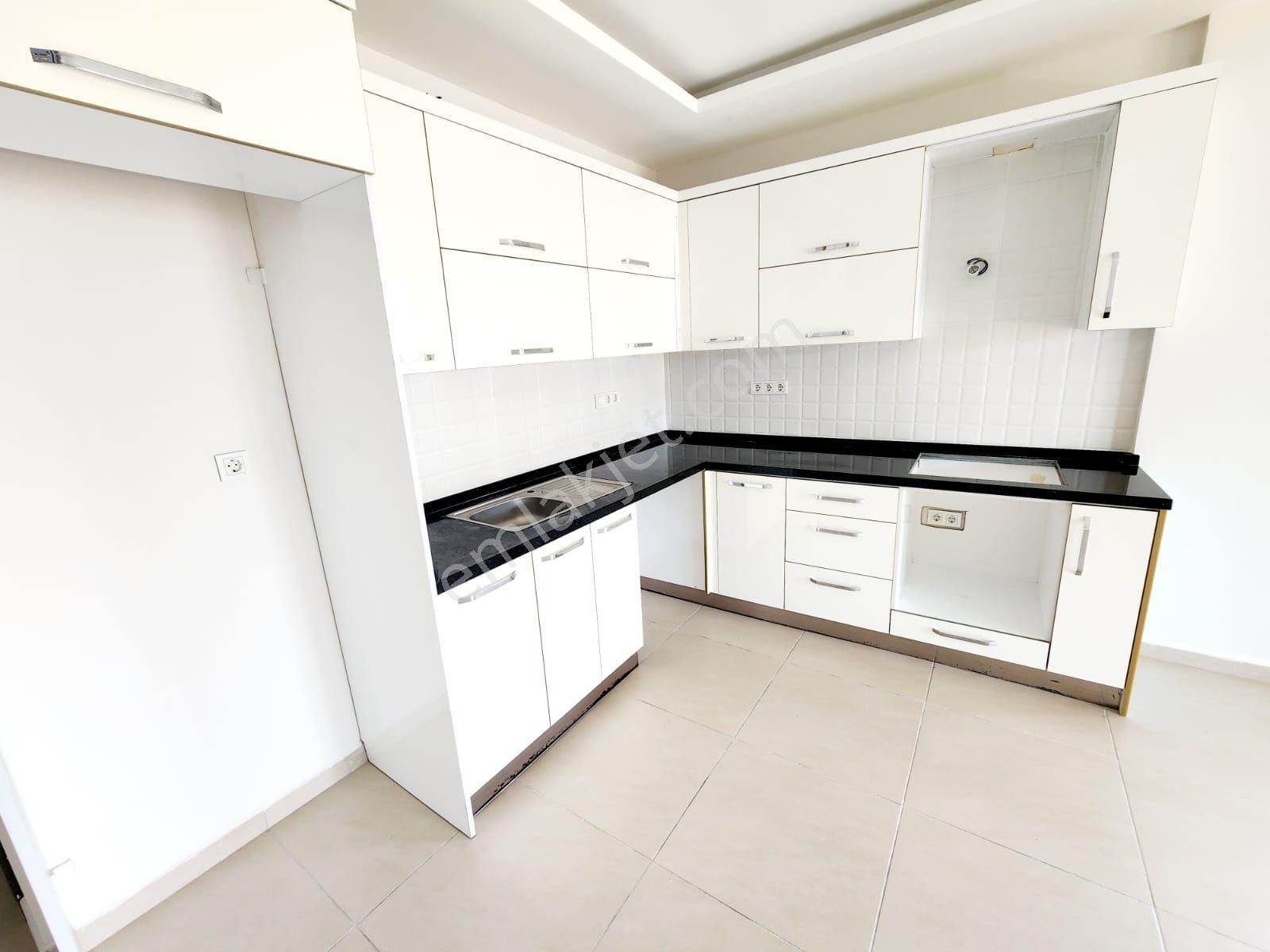 Kuşadasında Havuzlu Sitede 4+1 Bahçeli Villa - Görsel 6