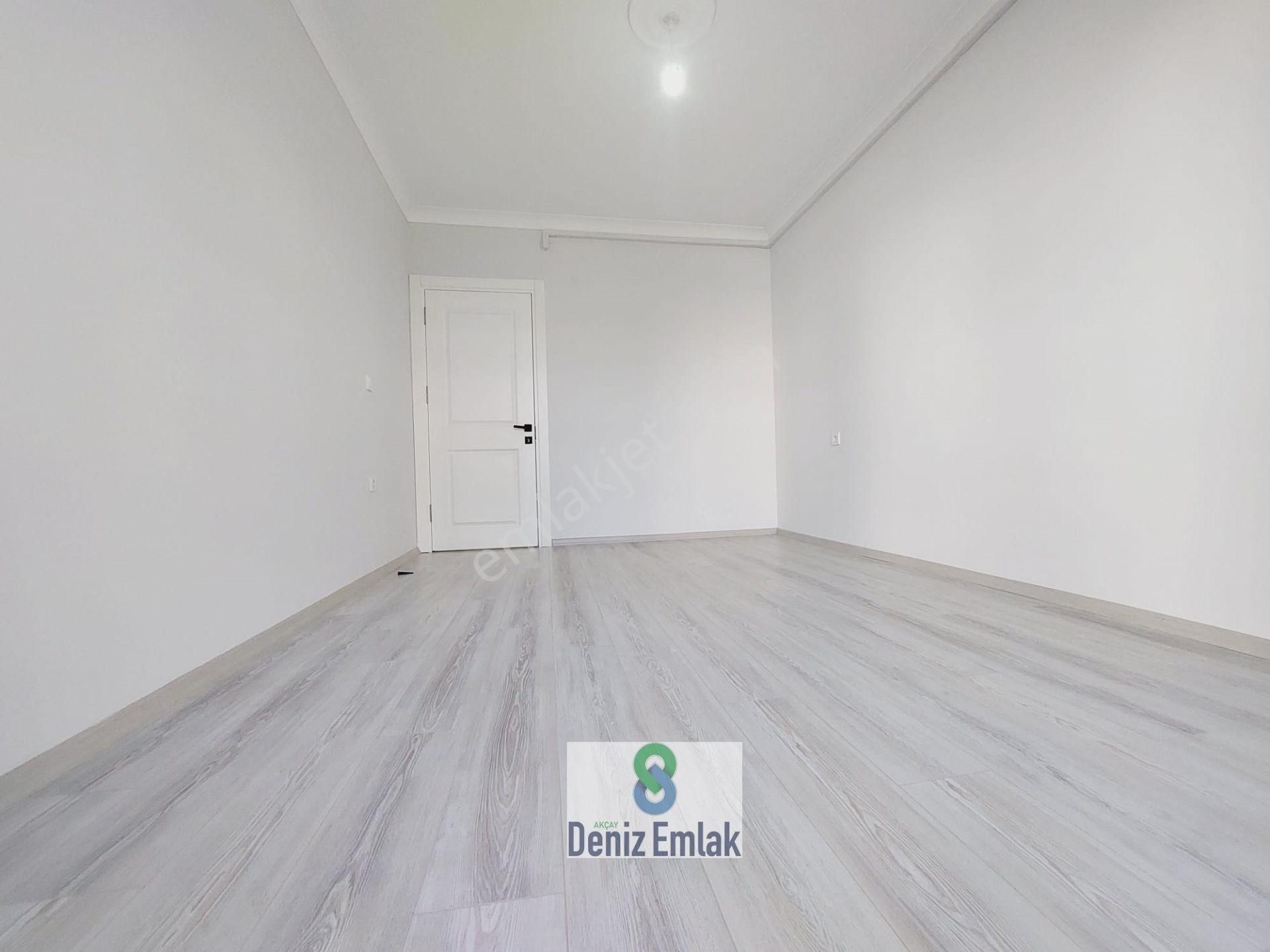Denizden Akçayda Öncephe Kapalı Otoparklı Devasa Balkonlu Satılık 2+1 Daire. - Görsel 33
