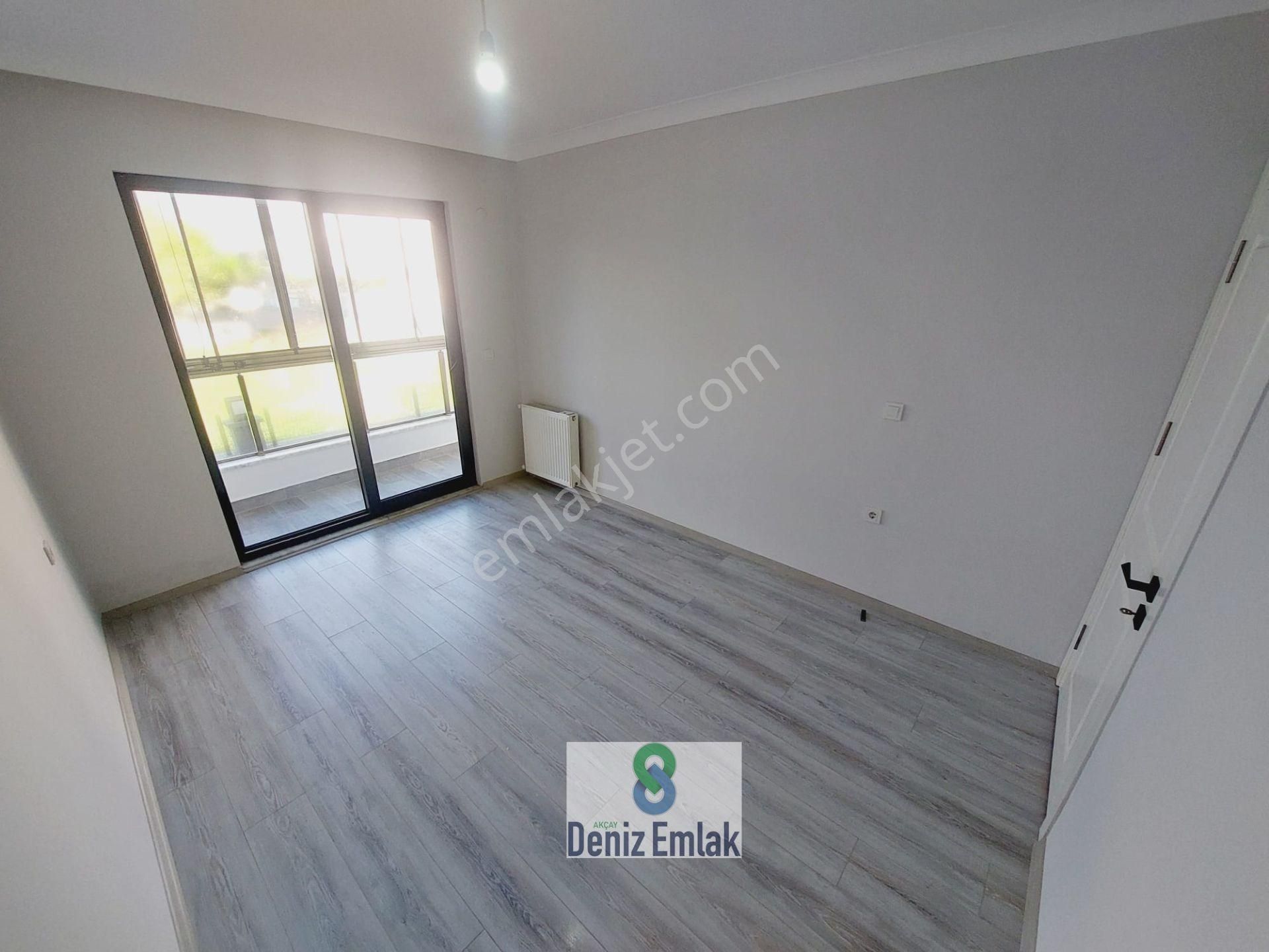 Denizden Akçayda Öncephe Kapalı Otoparklı Devasa Balkonlu Satılık 2+1 Daire. - Görsel 26