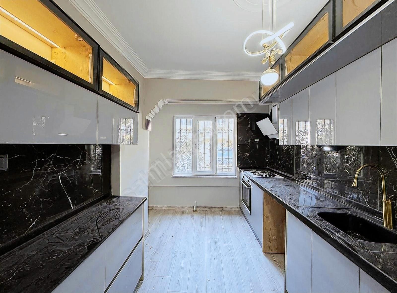 Parladan Yüksek Giriş Köşe Cephe 3+1 Şık Tasarımlı Konsept Daire - Görsel 2