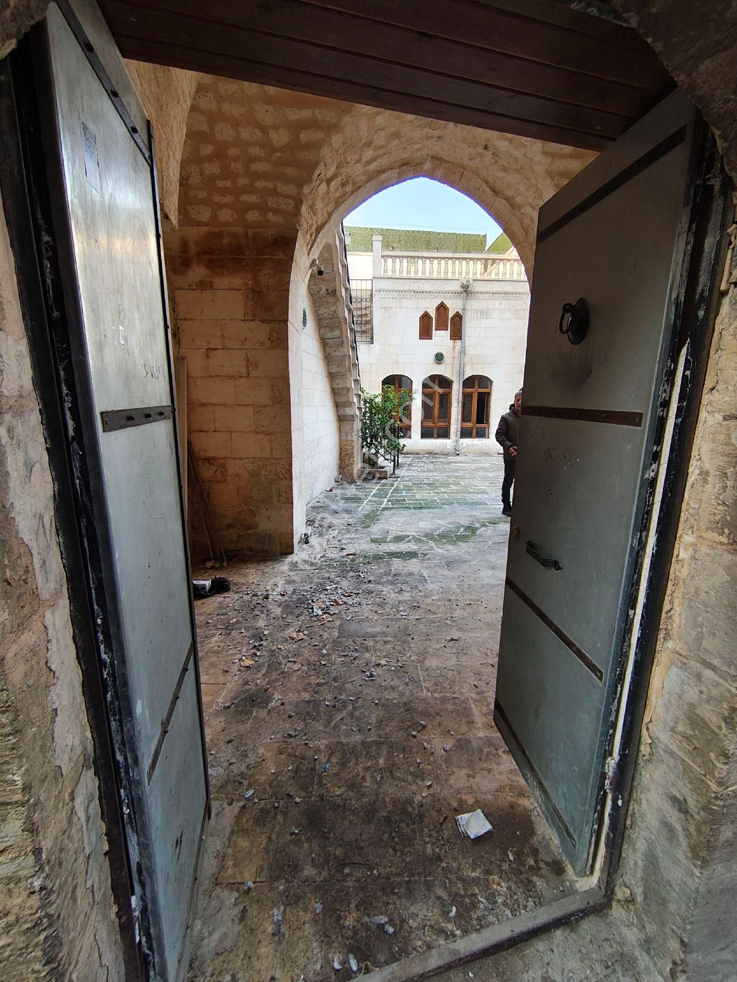 Otel Projesi Hazır Urfa Merkezde Kiralık Tarihi Konak - Görsel 4