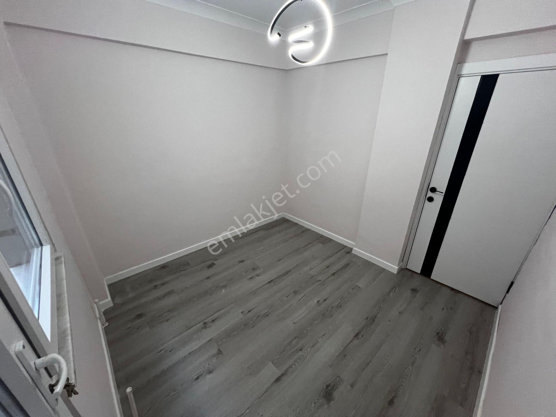 Parladan Pazar Sokağında Denize 100 Metre Satılık 2+1daire - Görsel 10