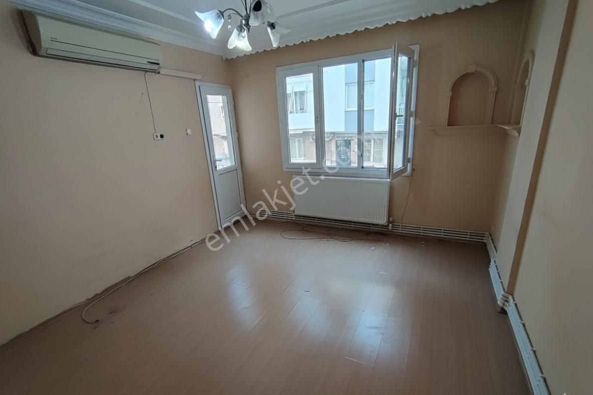 Buca Parisadan Tınaztepe Kampüs Ve Doğ.hast.yakını D.gazlı Ara Kat 2+1