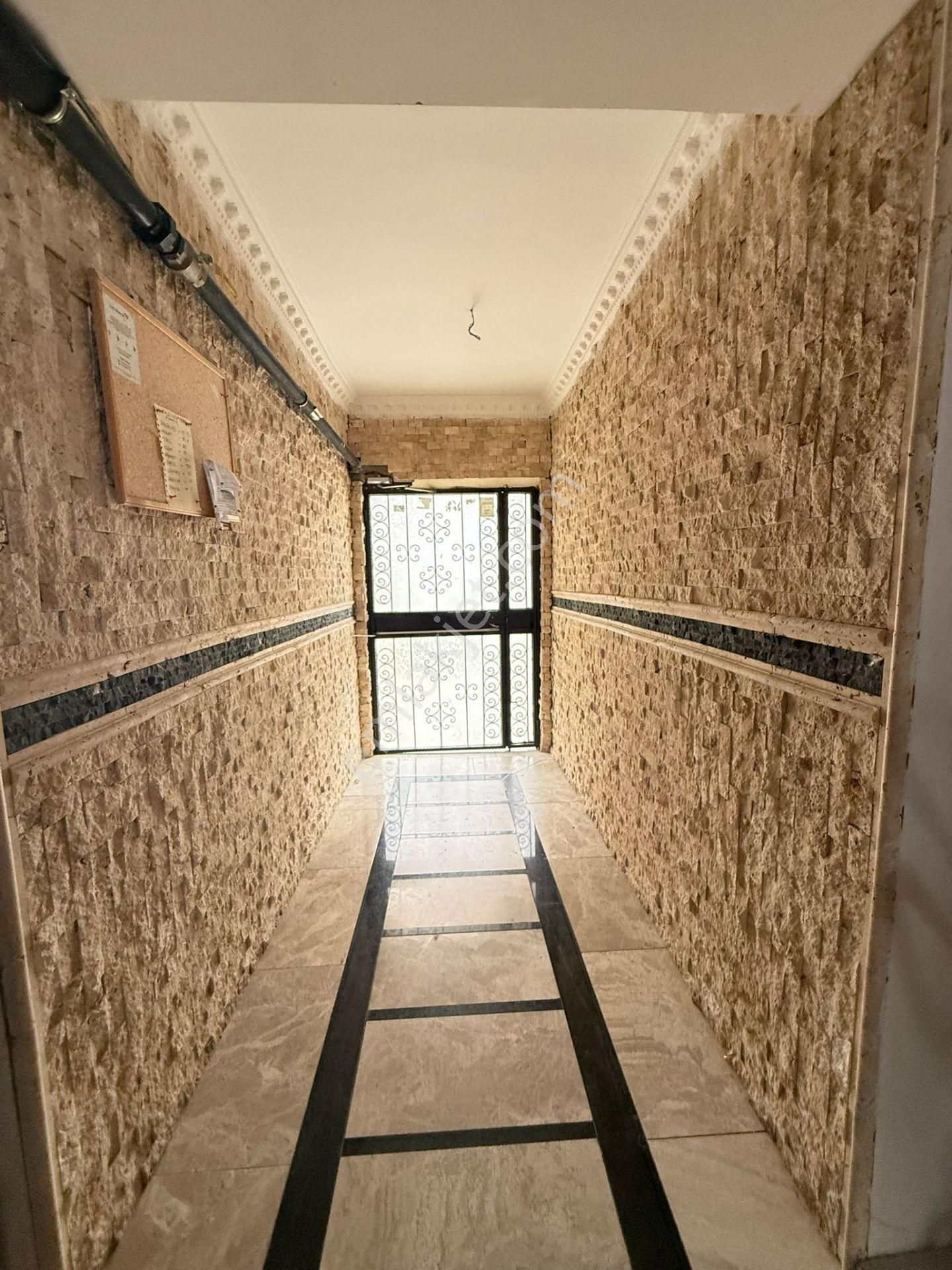 Akyüz Gayrimenkul Den; Velıkoy Mah De Iskanlı,kombılı ,satılık 2+1 Daire - Görsel 3