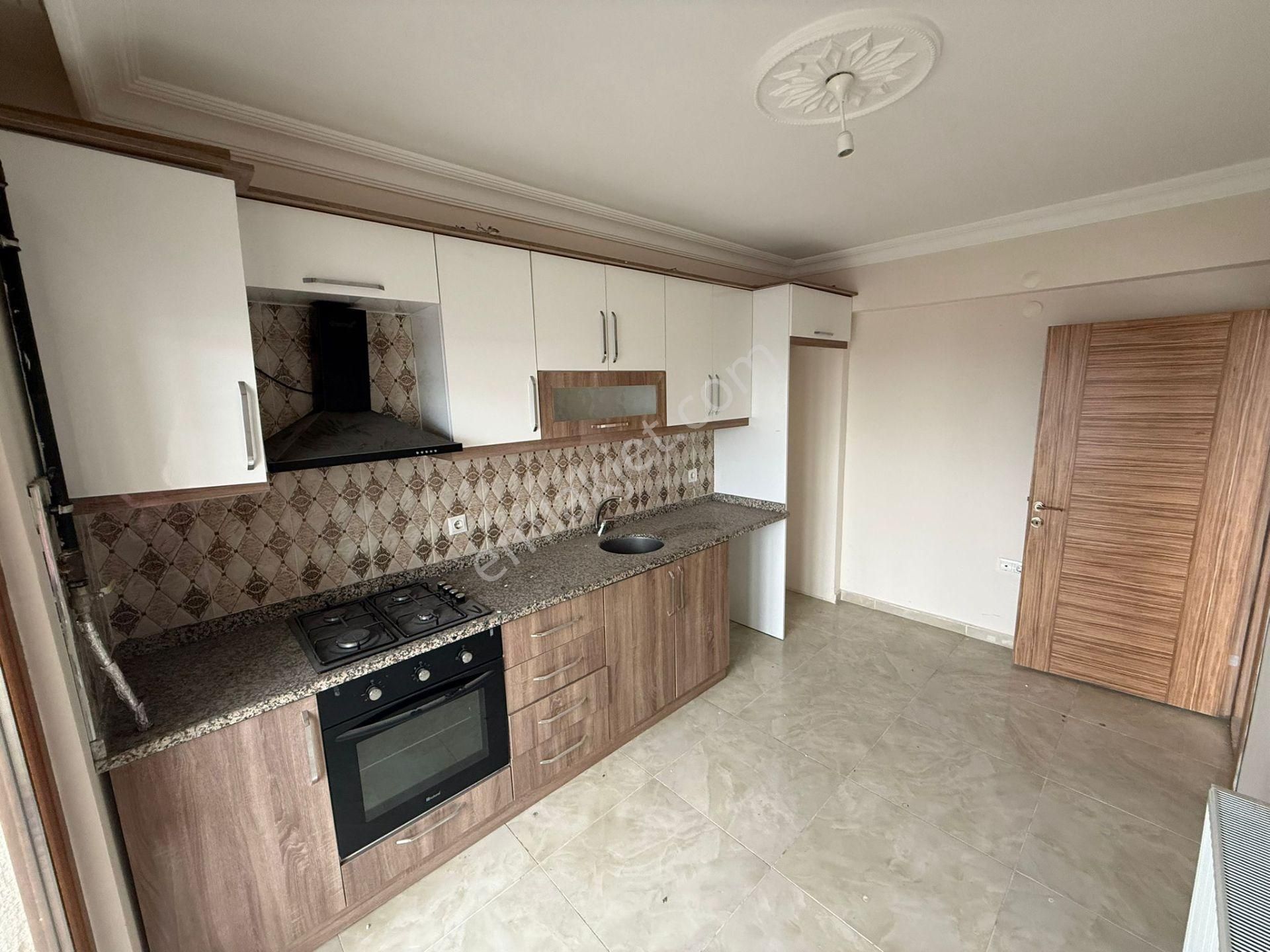 Akyüz Gayrimenkul Den; Velıkoy Mah De Iskanlı,kombılı ,satılık 2+1 Daire