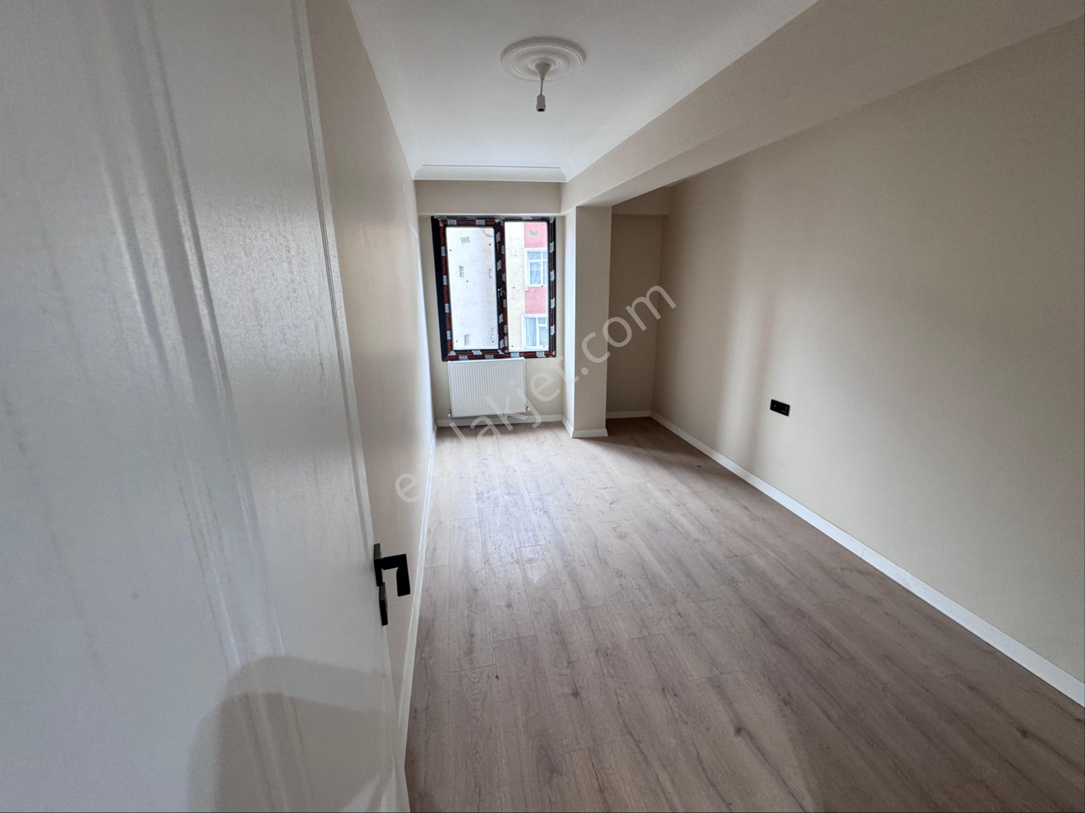 Yahya Kemal'de Ana Cadde Üzeri Site'de 1+1 - Görsel 12