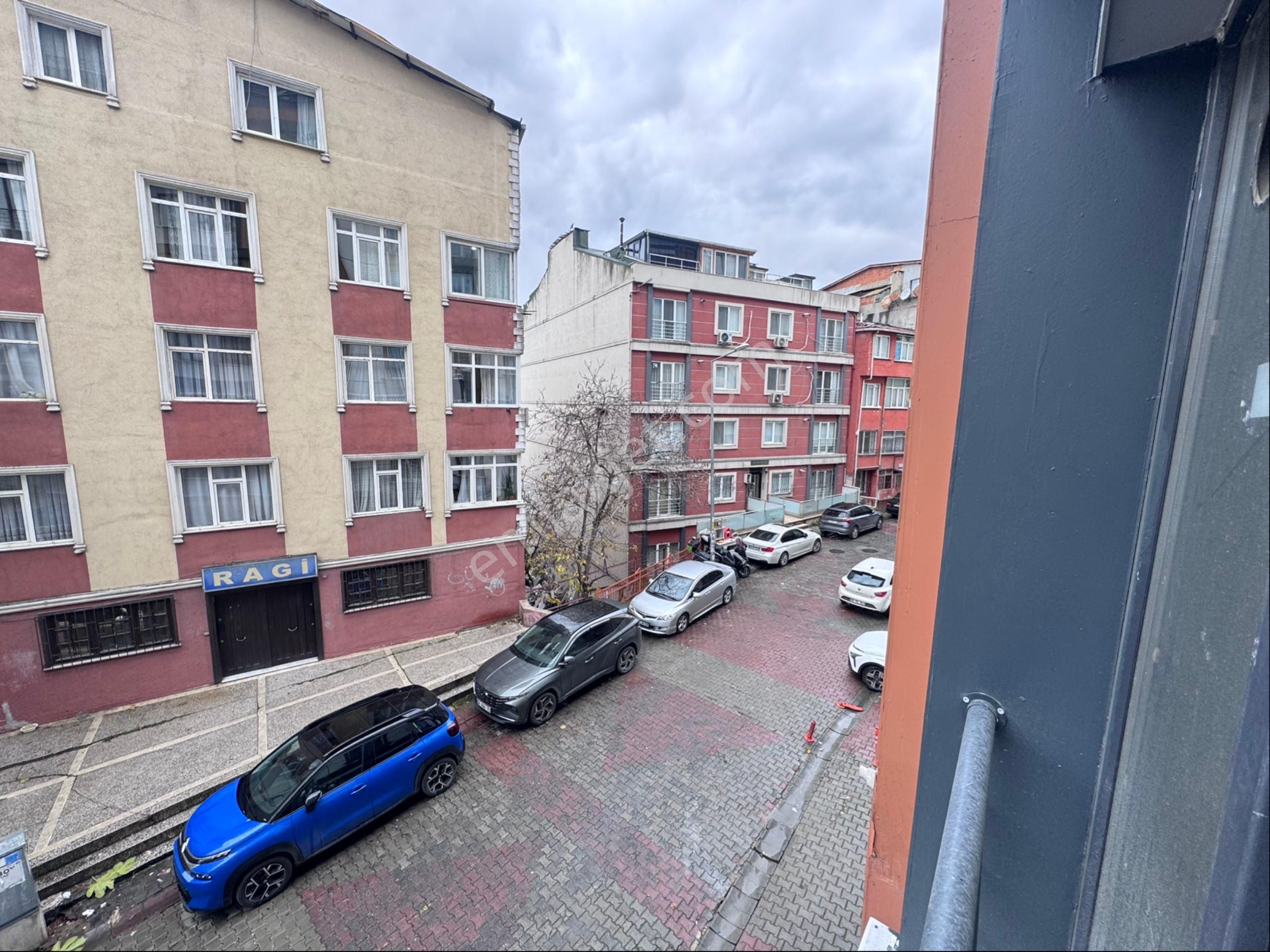 Yahya Kemal'de Ana Cadde Üzeri Site'de 1+1 - Görsel 4