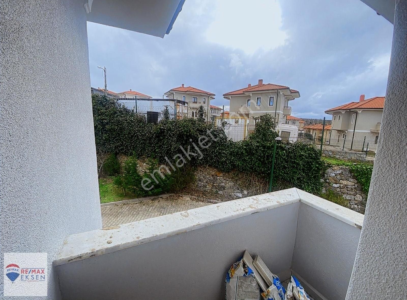 Riva Flora Evlerinde Sıfırlanmış, Bahçeli, Kiralık 5+2 Villa - Görsel 8