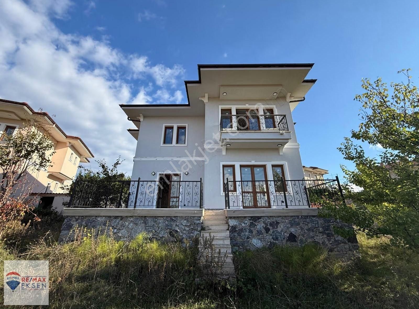 Riva Flora Evlerinde Sıfırlanmış, Bahçeli, Kiralık 5+2 Villa - Görsel 34