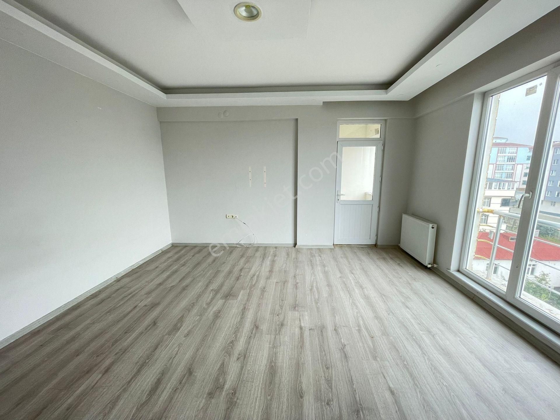 Akyüz Gayrimenkul Den; Merkezı Konumda Iskanlı,kombılı ,satılık 2+1 Daire - Görsel 24