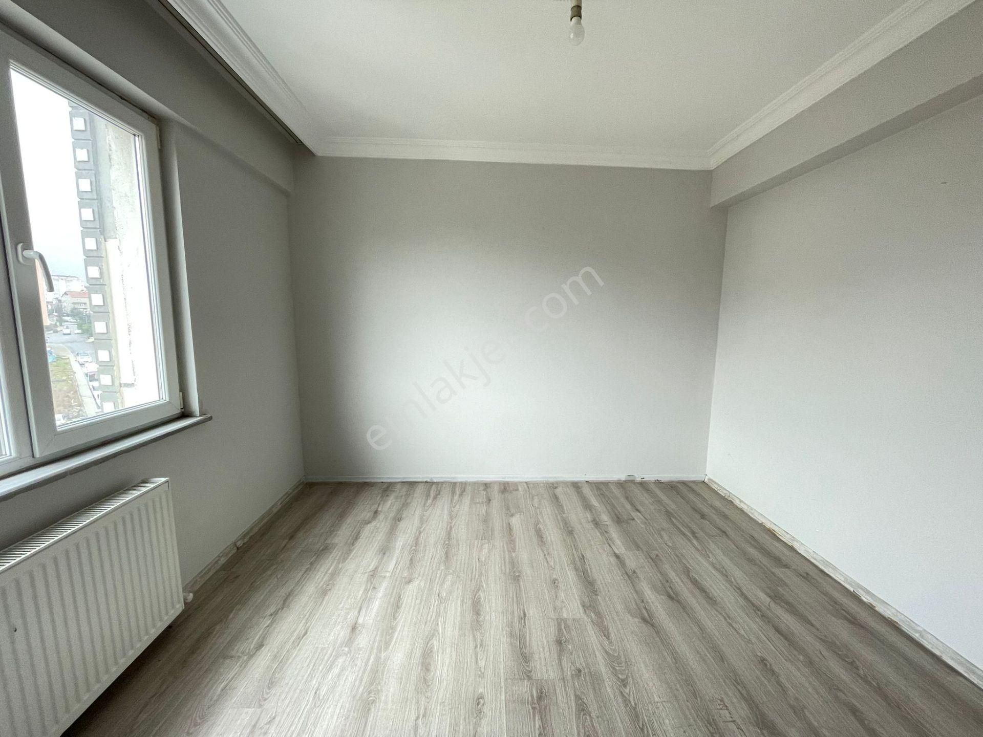 Akyüz Gayrimenkul Den; Merkezı Konumda Iskanlı,kombılı ,satılık 2+1 Daire - Görsel 16