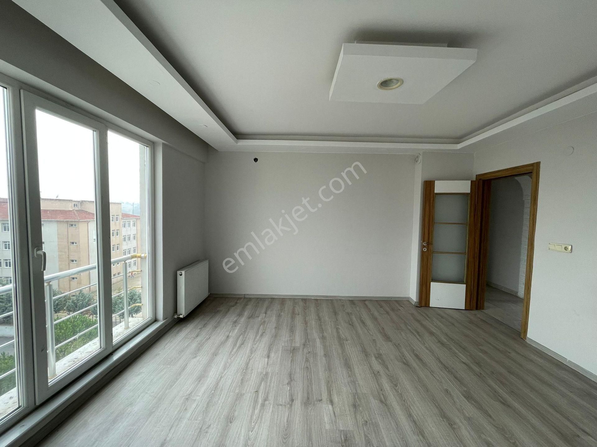 Akyüz Gayrimenkul Den; Merkezı Konumda Iskanlı,kombılı ,satılık 2+1 Daire - Görsel 22