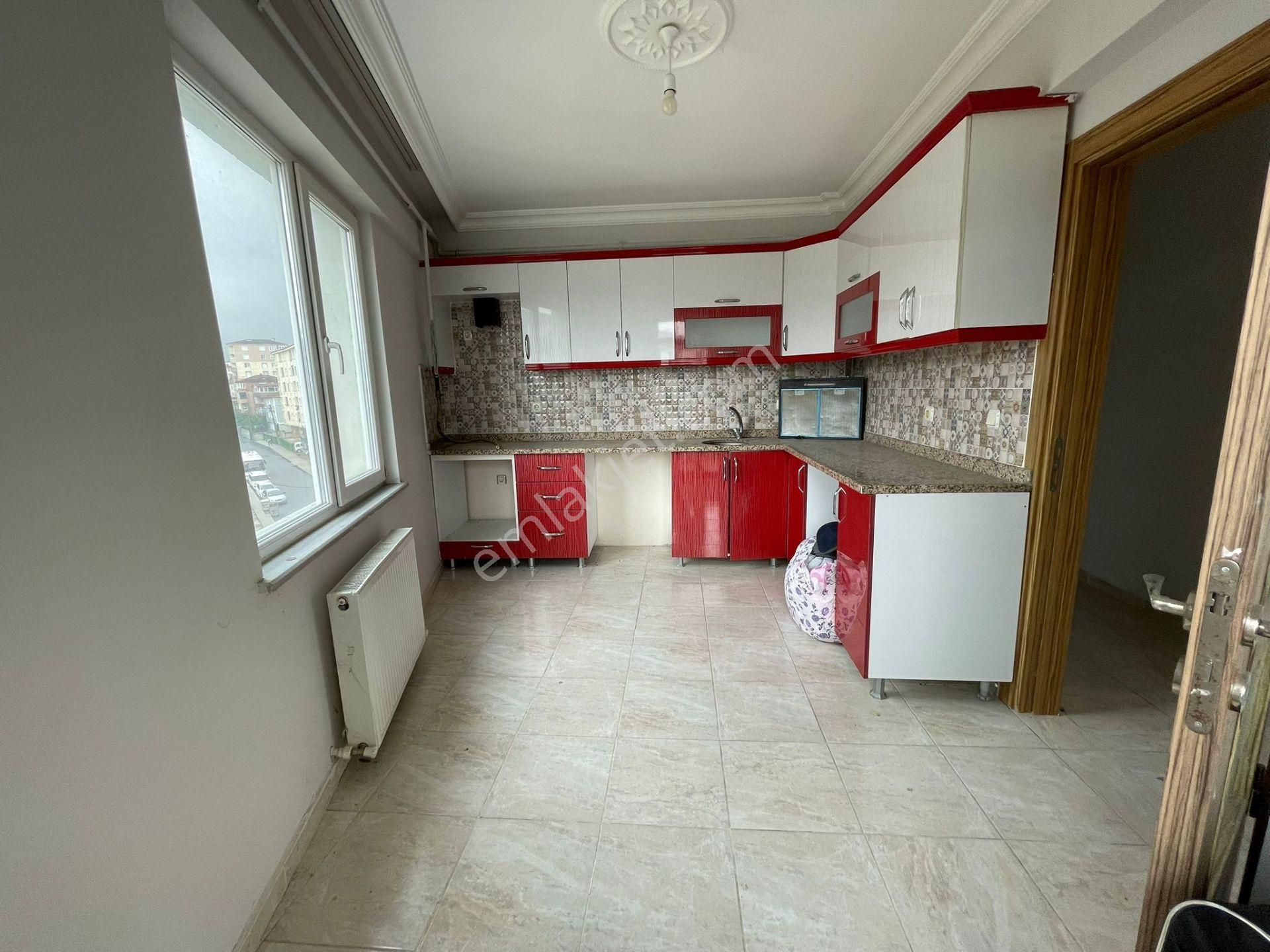 Akyüz Gayrimenkul Den; Merkezı Konumda Iskanlı,kombılı ,satılık 2+1 Daire - Görsel 12