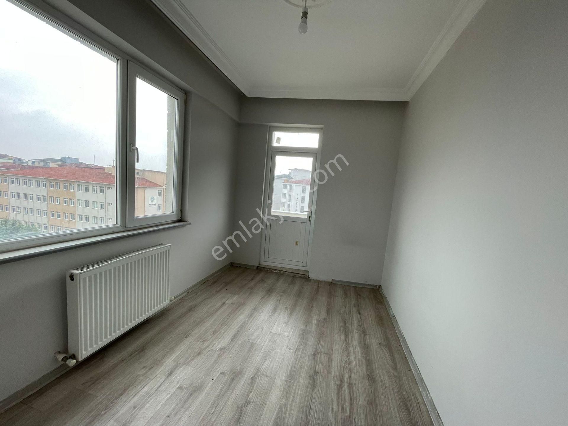 Akyüz Gayrimenkul Den; Merkezı Konumda Iskanlı,kombılı ,satılık 2+1 Daire - Görsel 20