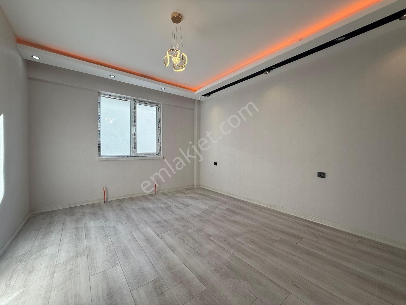 Keçiörende 3+1 Full Yapılı İskanlı Teras Balkonlu Cadde Yanı - Görsel 18