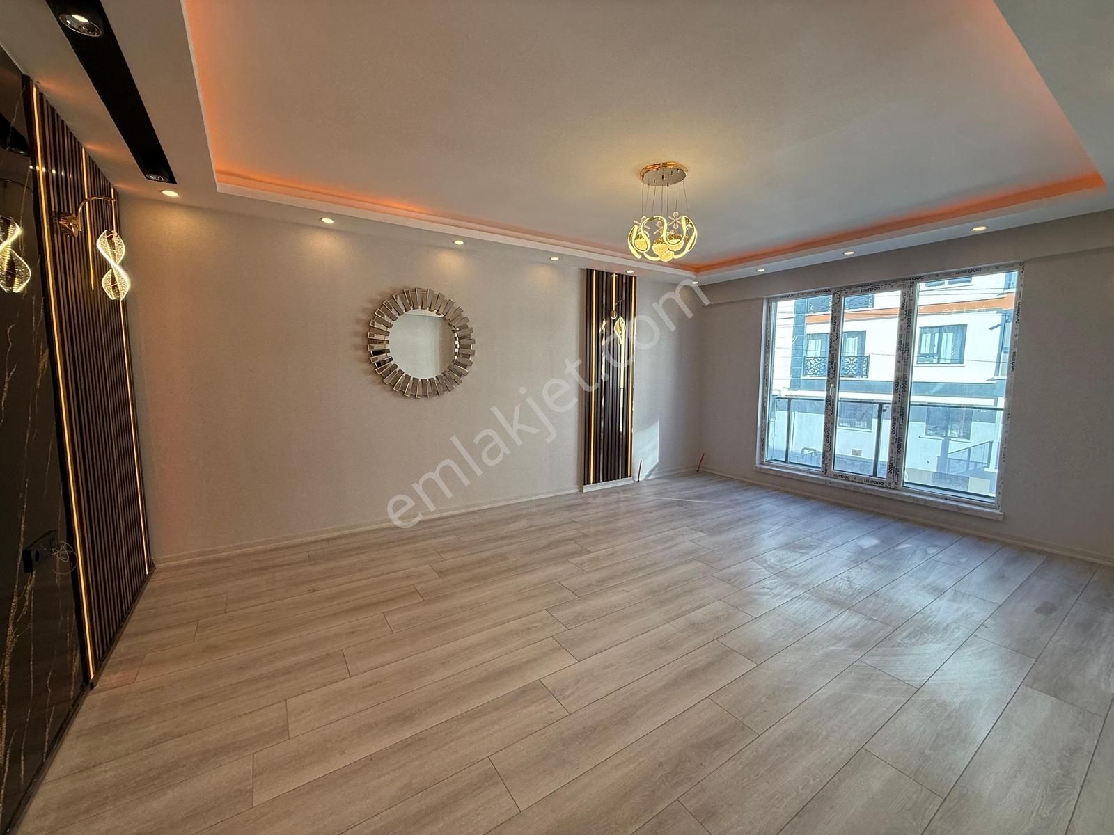 Keçiörende 3+1 Full Yapılı İskanlı Teras Balkonlu Cadde Yanı - Görsel 31