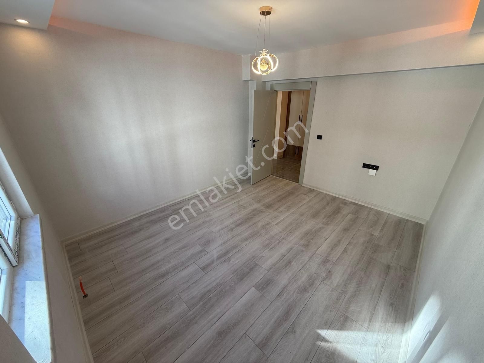 Keçiörende 3+1 Full Yapılı İskanlı Teras Balkonlu Cadde Yanı - Görsel 30